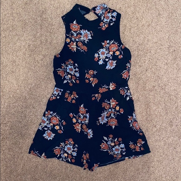 Romper - Picture 1 of 4